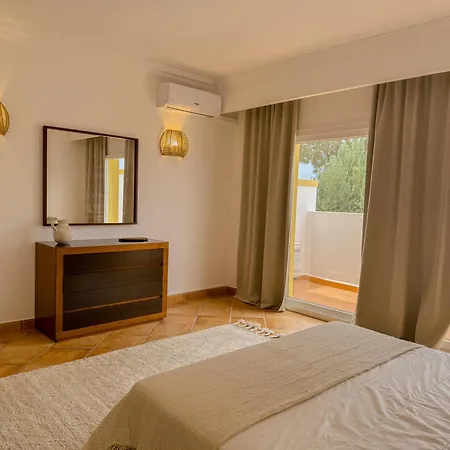 فيلة Casa Vaga - Garrao House